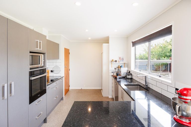 Photo of property in 10 Westhaven Grove, Takaro, Palmerston North, 4412