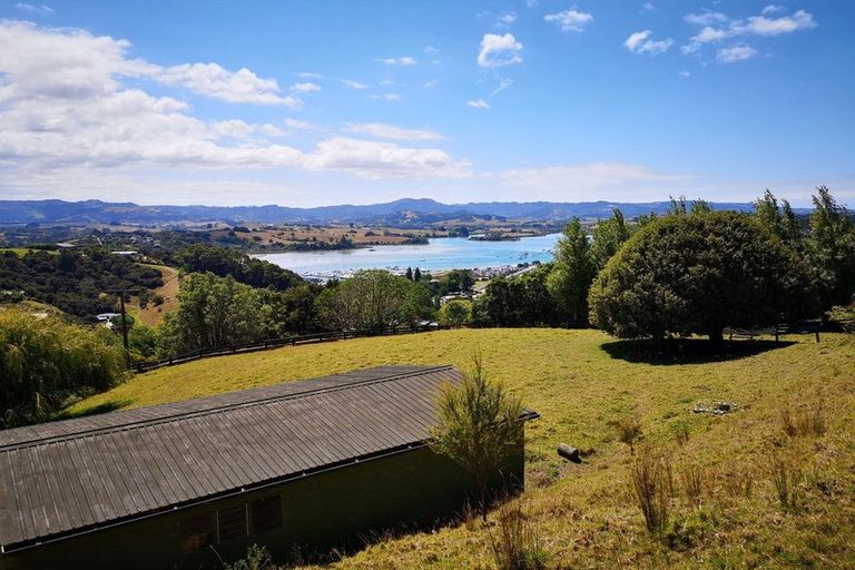 Photo of property in 86 Brick Bay Drive, Sandspit, Warkworth, 0982