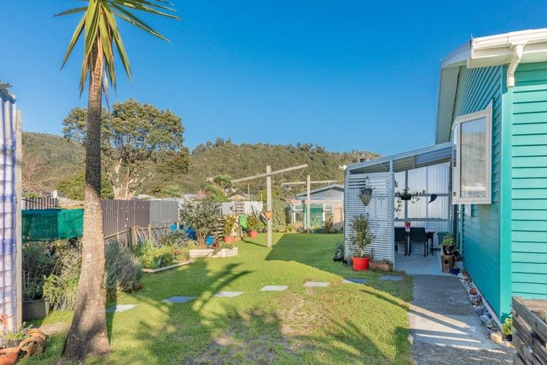 Photo of property in 2 Curtis Street, Hector, 7822