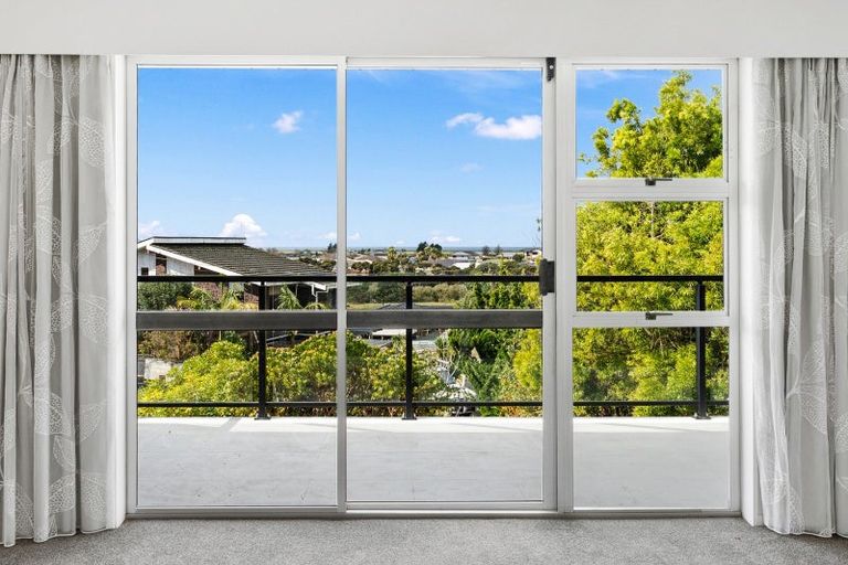 Photo of property in 18 Seaview Road, Ruakaka, 0116