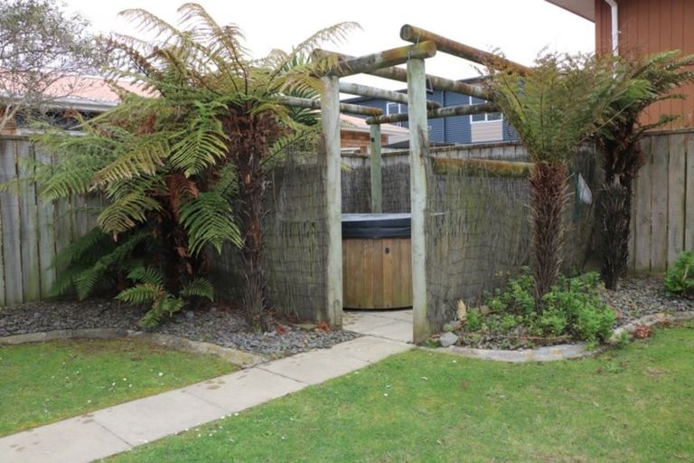 Photo of property in 1 Forbes Road, Foxton Beach, Foxton, 4815