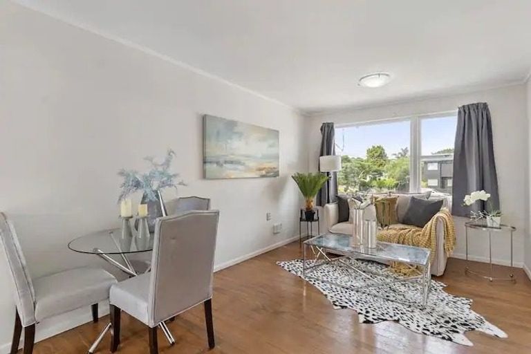Photo of property in 2/33 Kitchener Road, Sandringham, Auckland, 1025