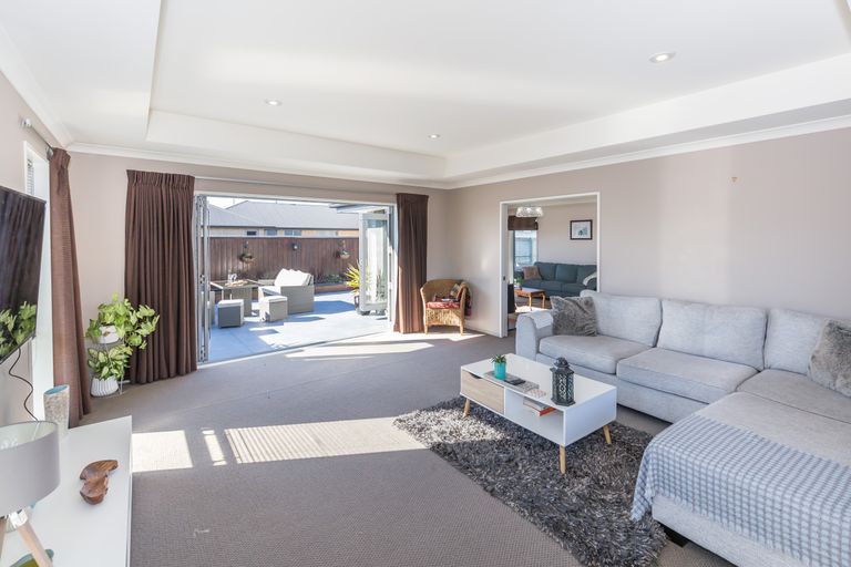 Photo of property in 26 Henley Close, Rolleston, 7614