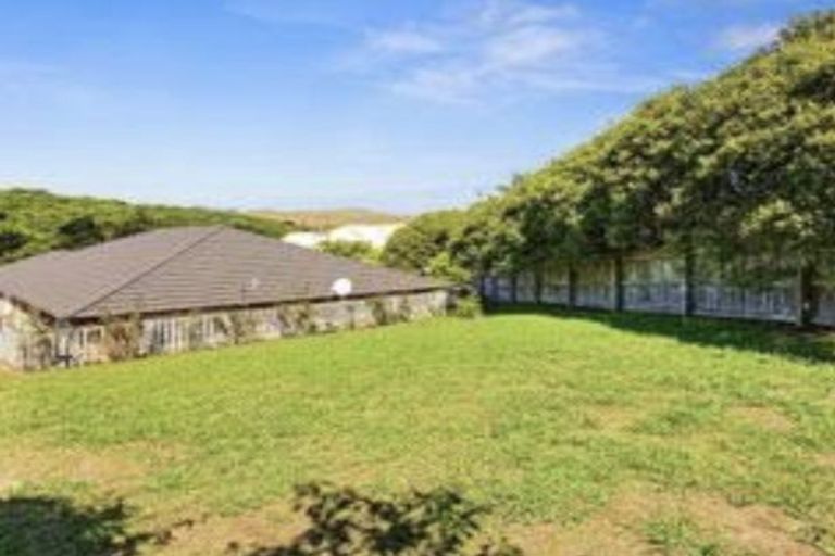 Photo of property in 9 Tararua Close, Aotea, Porirua, 5024