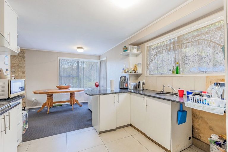 Photo of property in 11 Kilcar Place, Massey, Auckland, 0614