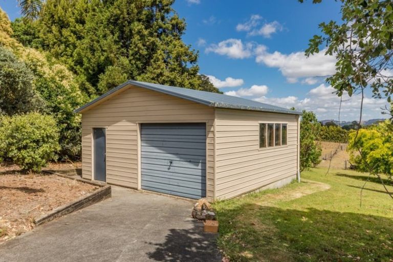 Photo of property in 16 Glen Bruce Place, Ngararatunua, Whangarei, 0176