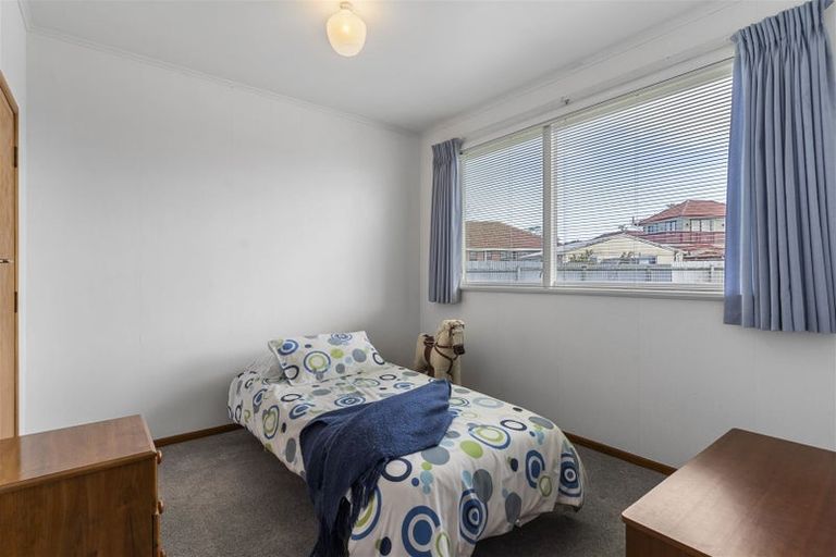 Photo of property in 4 Clendon Place, Manurewa, Auckland, 2102