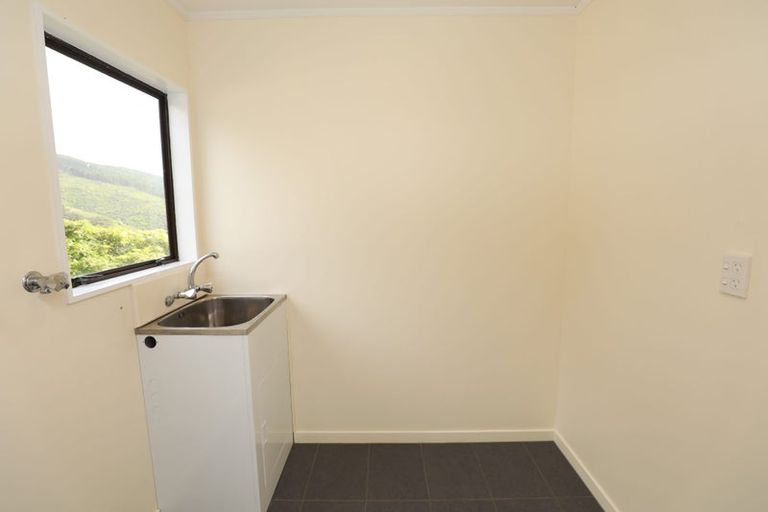 Photo of property in 56 Woodhouse Avenue, Karori, Wellington, 6012