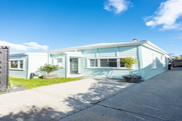 Photo of property in 8 Root Street, Gisborne, 4010