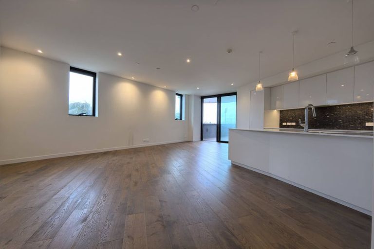 Photo of property in 1/8 Alexander Avenue, Torbay, Auckland, 0630