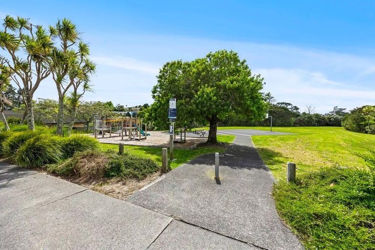 Photo of property in 19 Reybert Place, Massey, Auckland, 0614
