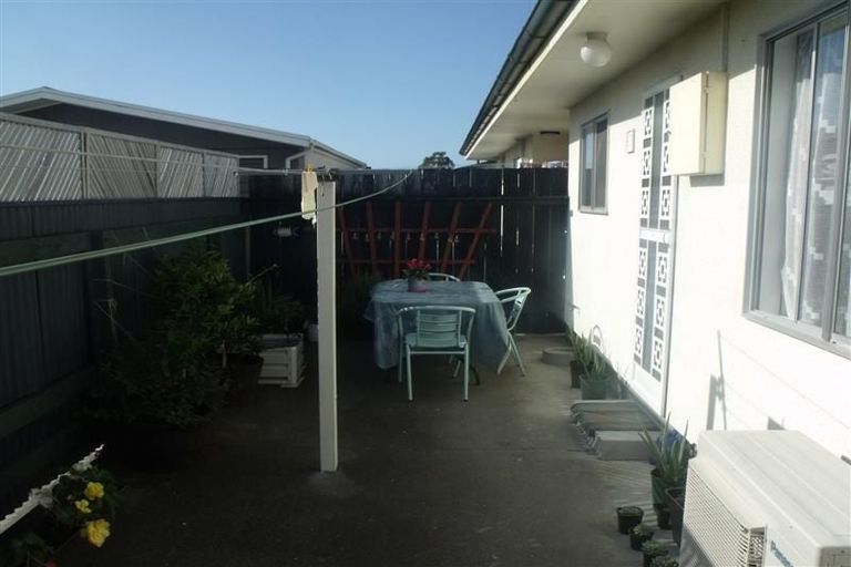 Photo of property in 2/24 Coventry Avenue, Tamatea, Napier, 4112