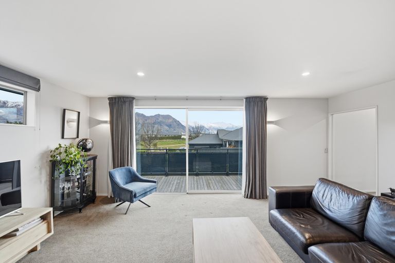 Photo of property in 48 Minaret Ridge, Wanaka, 9305