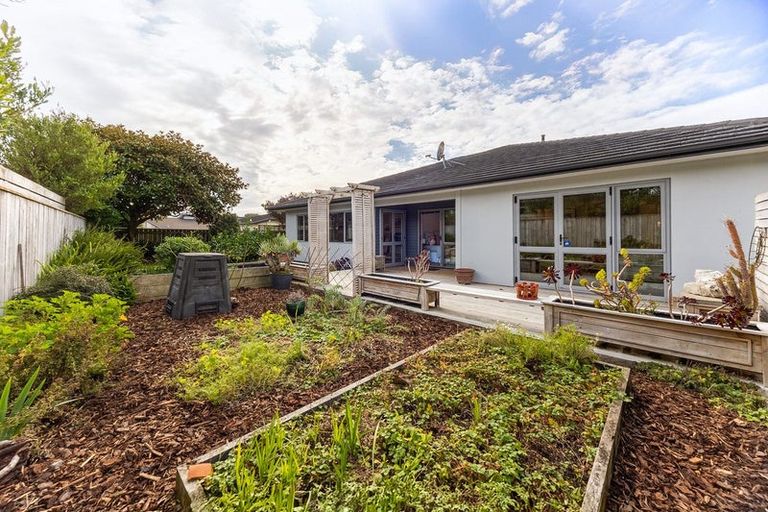 Photo of property in 58 Kotuku Drive, Paraparaumu Beach, Paraparaumu, 5032