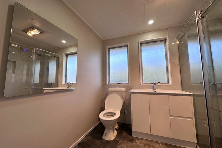 Photo of property in 2/30 Kennington Drive, Clendon Park, Auckland, 2103