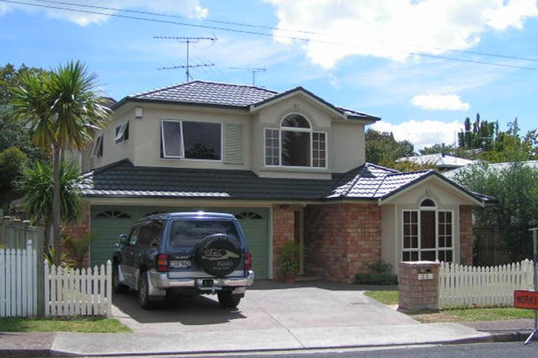 Photo of property in 32 Alfred Street, Northcote Point, Auckland, 0627