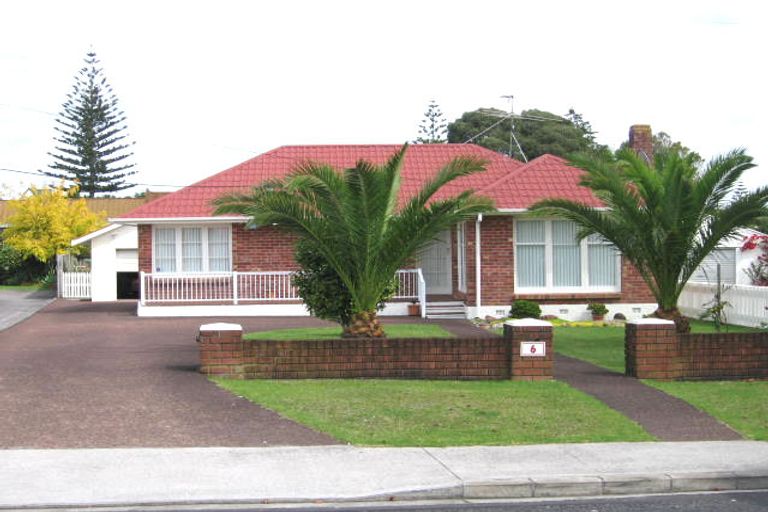 Photo of property in 6 Vera Road, Te Atatu South, Auckland, 0610