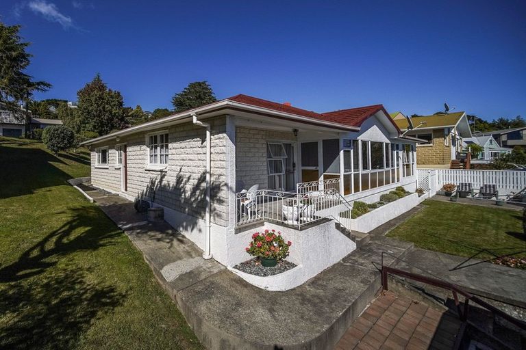 Photo of property in 18 Paremata Street, Atawhai, Nelson, 7010