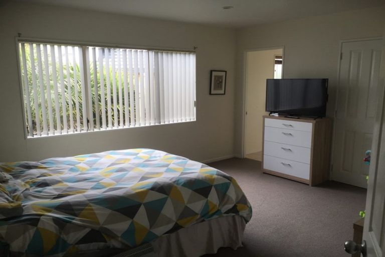 Photo of property in 19 Suncrest Drive, West Harbour, Auckland, 0618