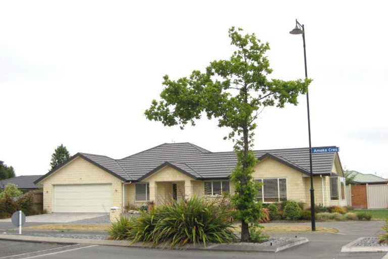 Photo of property in 2 Amoka Crescent, Parklands, Christchurch, 8083