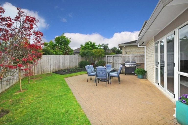 Photo of property in 2/6 Daria Place, Northpark, Auckland, 2013