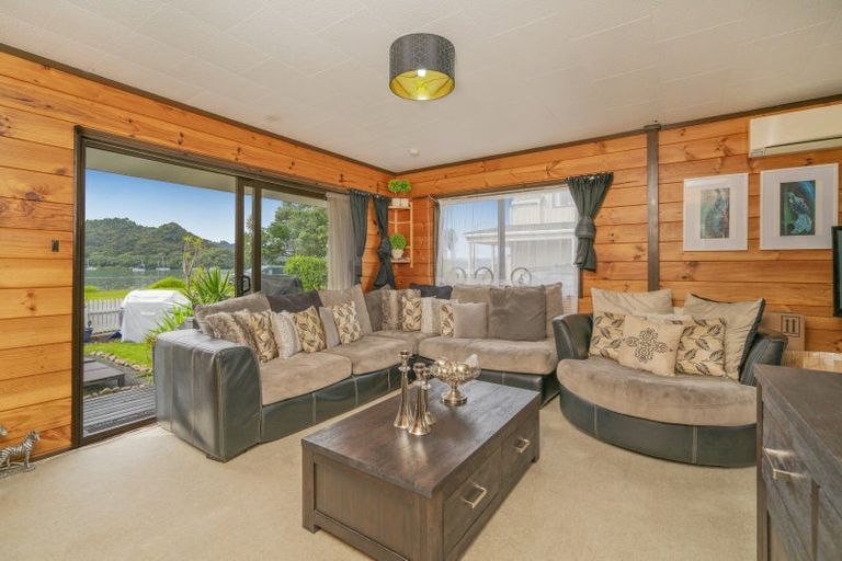 Photo of property in 29 Robinson Road, Whitianga, 3510