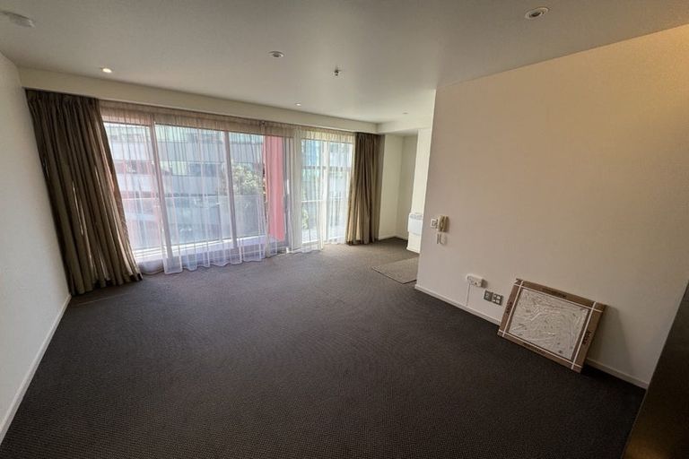 Photo of property in Summit Apartments, 11/184 Molesworth Street, Thorndon, Wellington, 6011