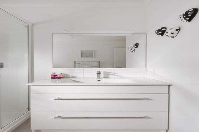 Photo of property in Waterview Estate, 34/4 Greystone Place, Omokoroa, 3114