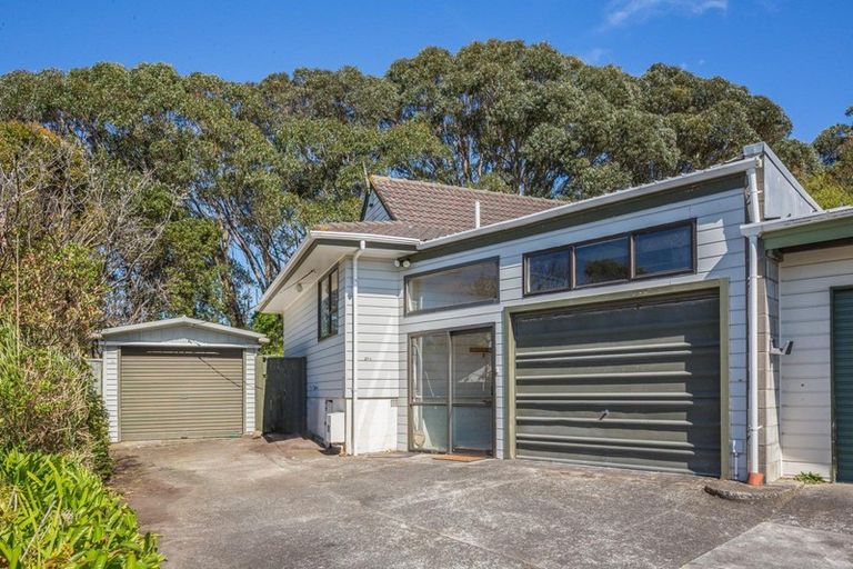Photo of property in 24b Parkinson Close, Whitby, Porirua, 5024