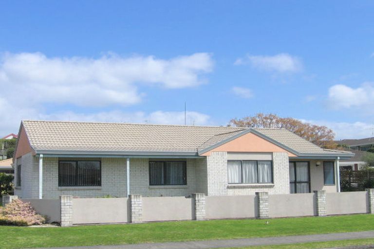 Photo of property in 12 Laburnum Glen, Mount Maunganui, 3116