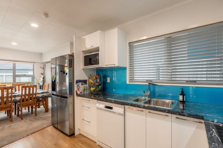 Photo of property in 4 Upham Crescent, Taradale, Napier, 4112