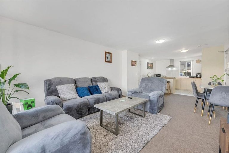 Photo of property in 1/28 Oneroa Road, East Tamaki, Auckland, 2013