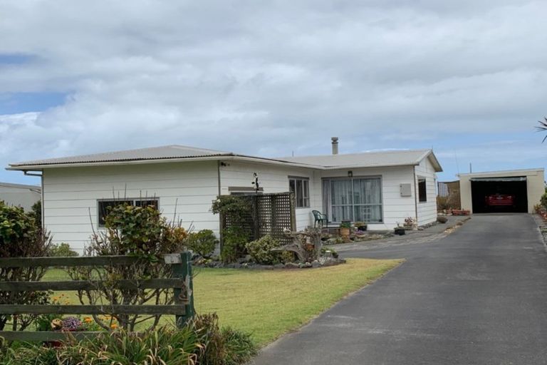 Photo of property in 4 Point Road, Mokau, 4376