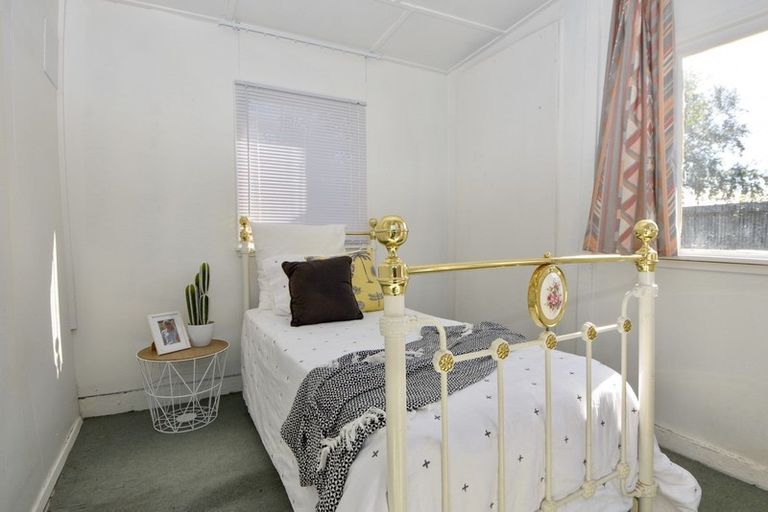 Photo of property in 41 Rhodes Street, Carterton, 5713