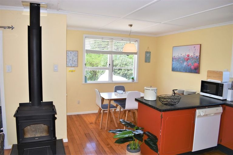 Photo of property in 44 Sarah Street, Waikawa Beach, Levin, 5573
