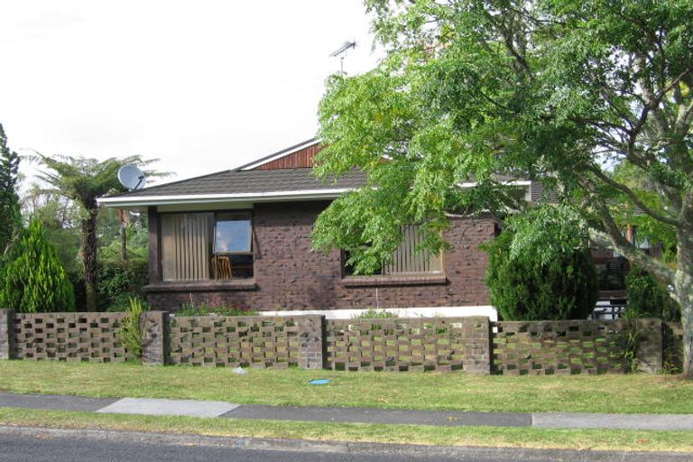 Photo of property in 77 Stapleford Crescent, Browns Bay, Auckland, 0630