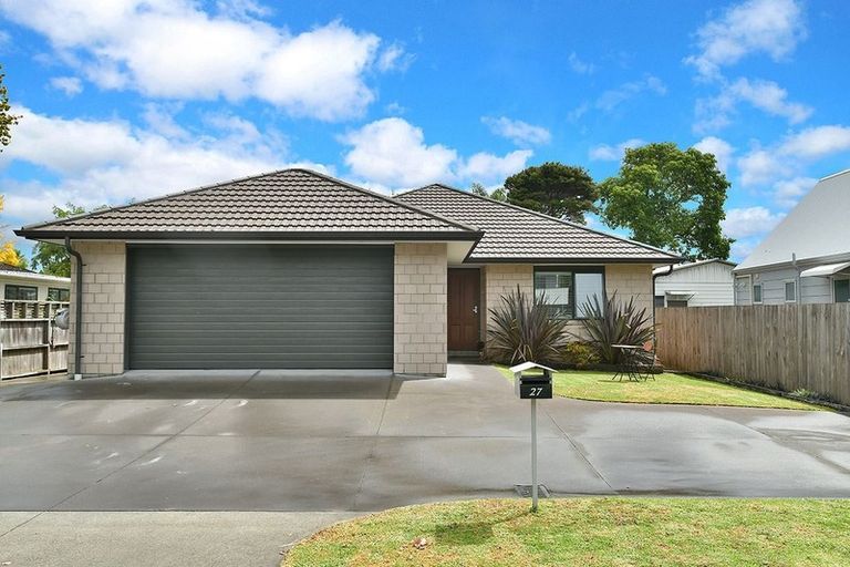 Photo of property in 27 The Circle, Manly, Whangaparaoa, 0930