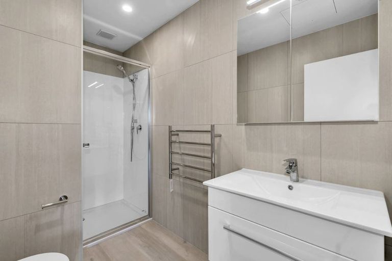 Photo of property in 202/2 Ko Street, Northcote, Auckland, 0627