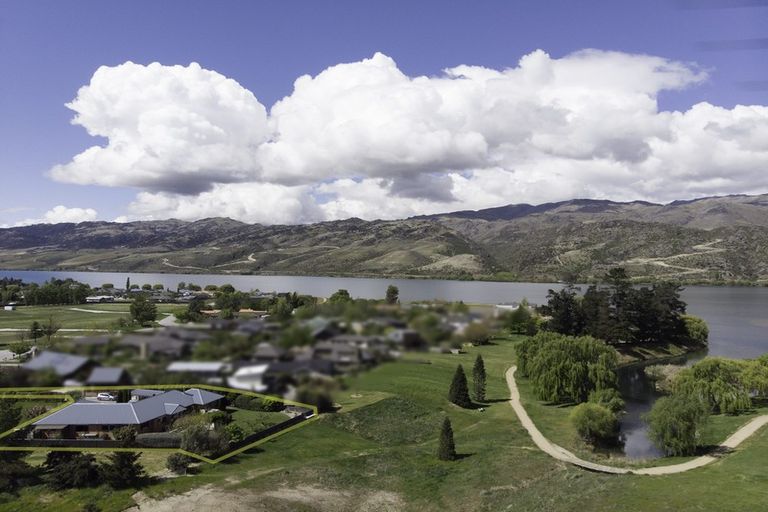 Photo of property in 4 Pisa Moorings Road, Mount Pisa, Cromwell, 9383