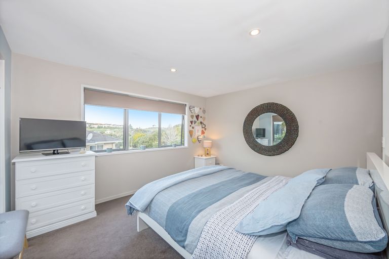 Photo of property in 4a Astrolabe Place, Gulf Harbour, Whangaparaoa, 0930