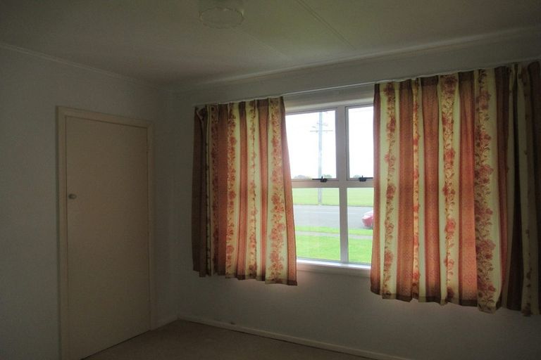 Photo of property in 32 Bartholomew Road, Levin, 5510