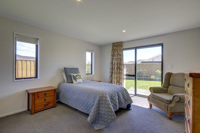 Photo of property in 37 Claremont Crescent, Amberley, 7410