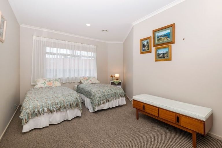 Photo of property in 8/126 Whangaparaoa Road, Red Beach, 0932