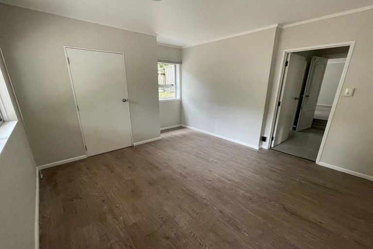 Photo of property in 1/663 Beach Road, Rothesay Bay, Auckland, 0630