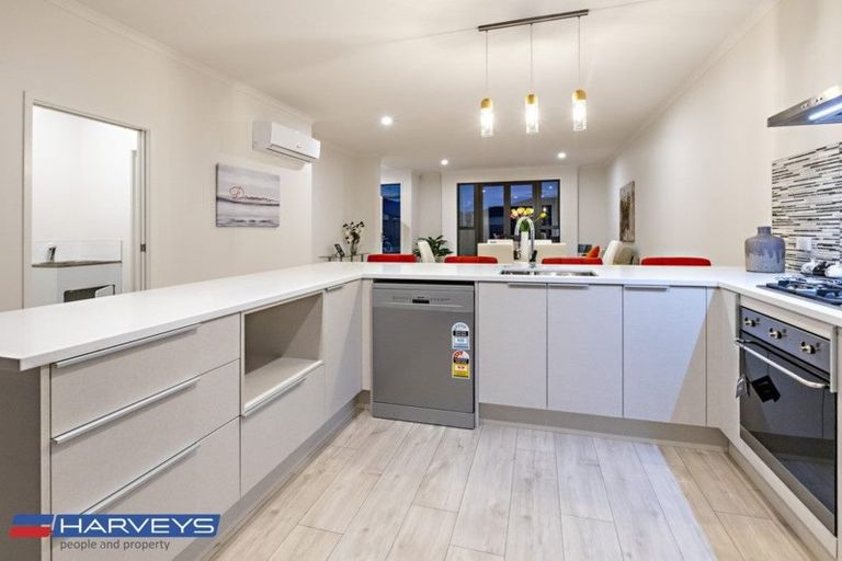 Photo of property in 6 Rere Close, Takanini, 2112