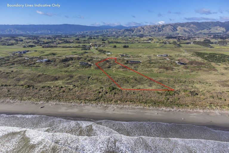 Photo of property in 18 Mahurenga Lane, Te Horo, Otaki, 5581
