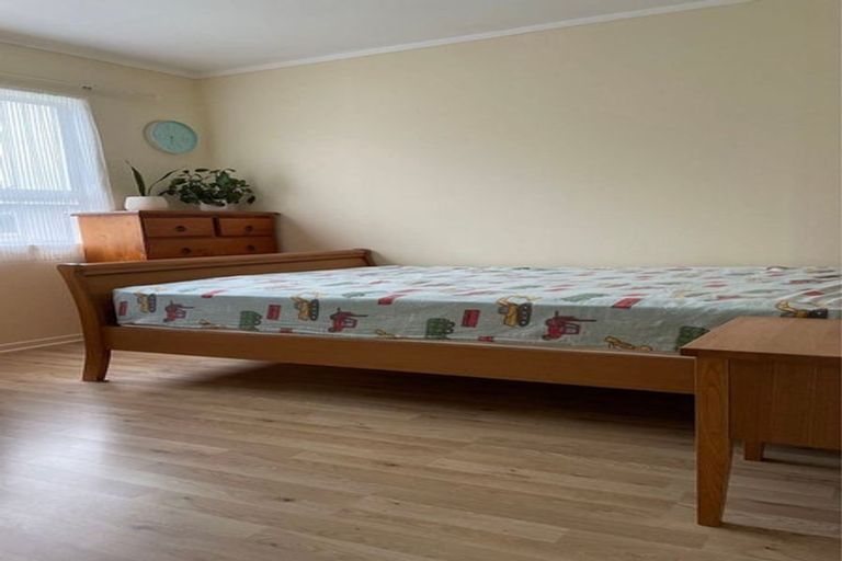 Photo of property in 15 Vanbrugh Place, Bucklands Beach, Auckland, 2014