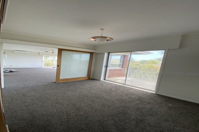 Photo of property in 33a Forrest Hill Road, Milford, Auckland, 0620