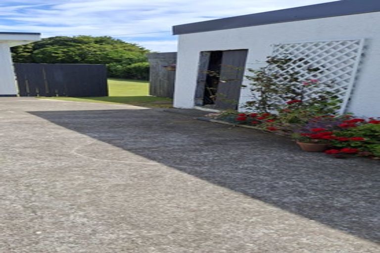 Photo of property in 62 Gisborne Terrace, Opunake, 4616