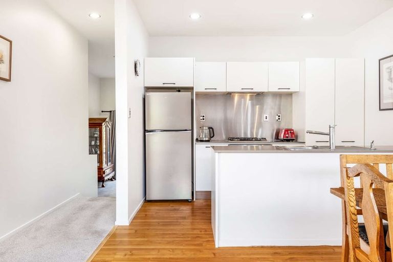 Photo of property in 76g Edmonton Road, Henderson, Auckland, 0612